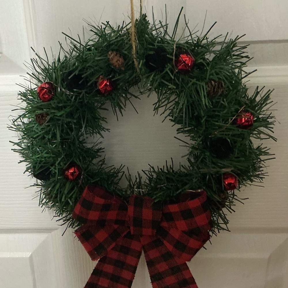 8” lighted wreath